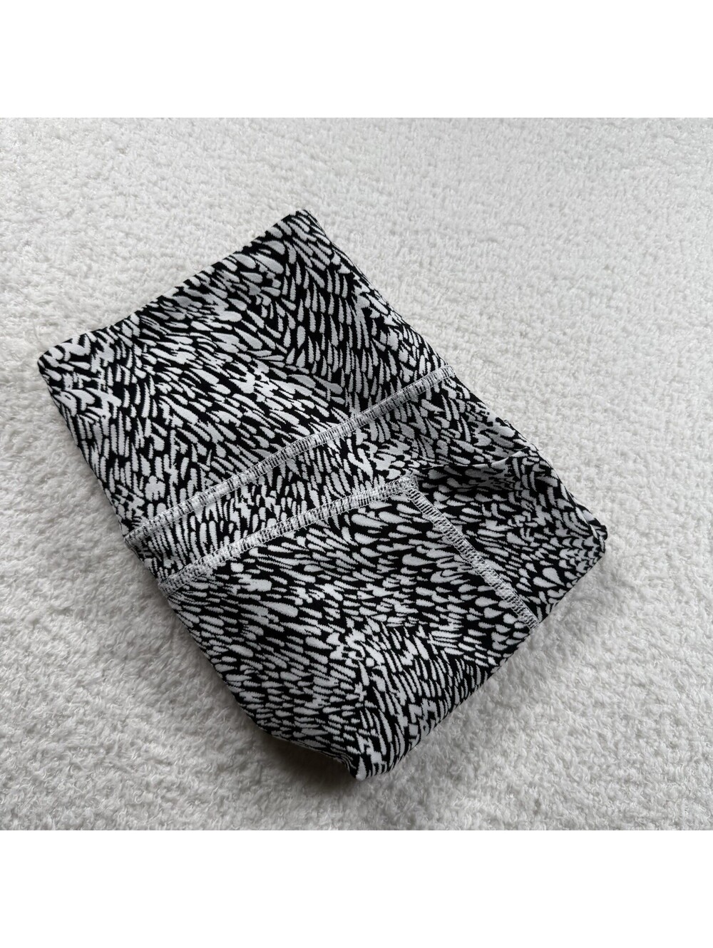Athleta Ultimate Stash Textured 7/8 Leggings Small Black White High Rise Pockets